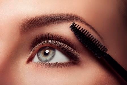 Cách chọn mascara tốt với lông mi ngắn 