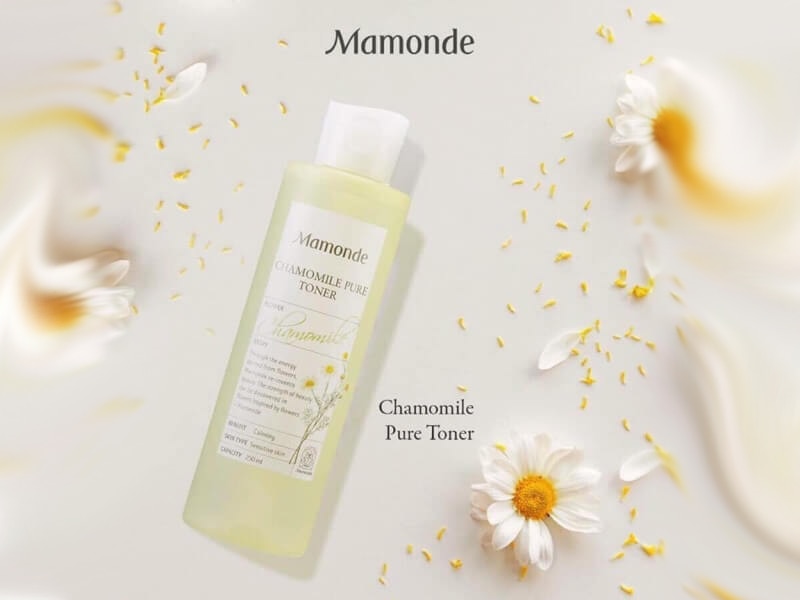 Mamonde Chamomile Pure Toner có thành phần từ hoa cúc la mã và mật ong