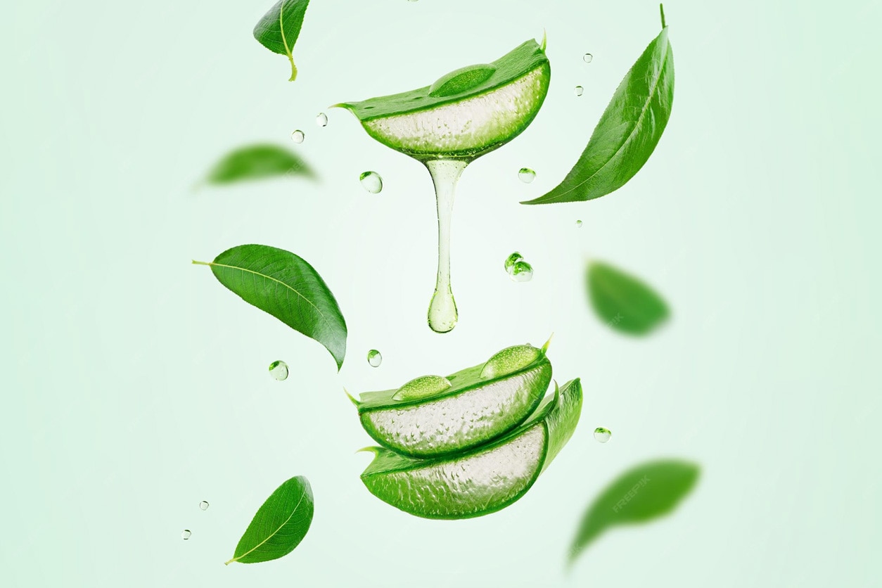 Aloe vera trong mặt nạ dịu nhẹ giúp làm mát tức thì và cấp nước cho làn da kích ứng