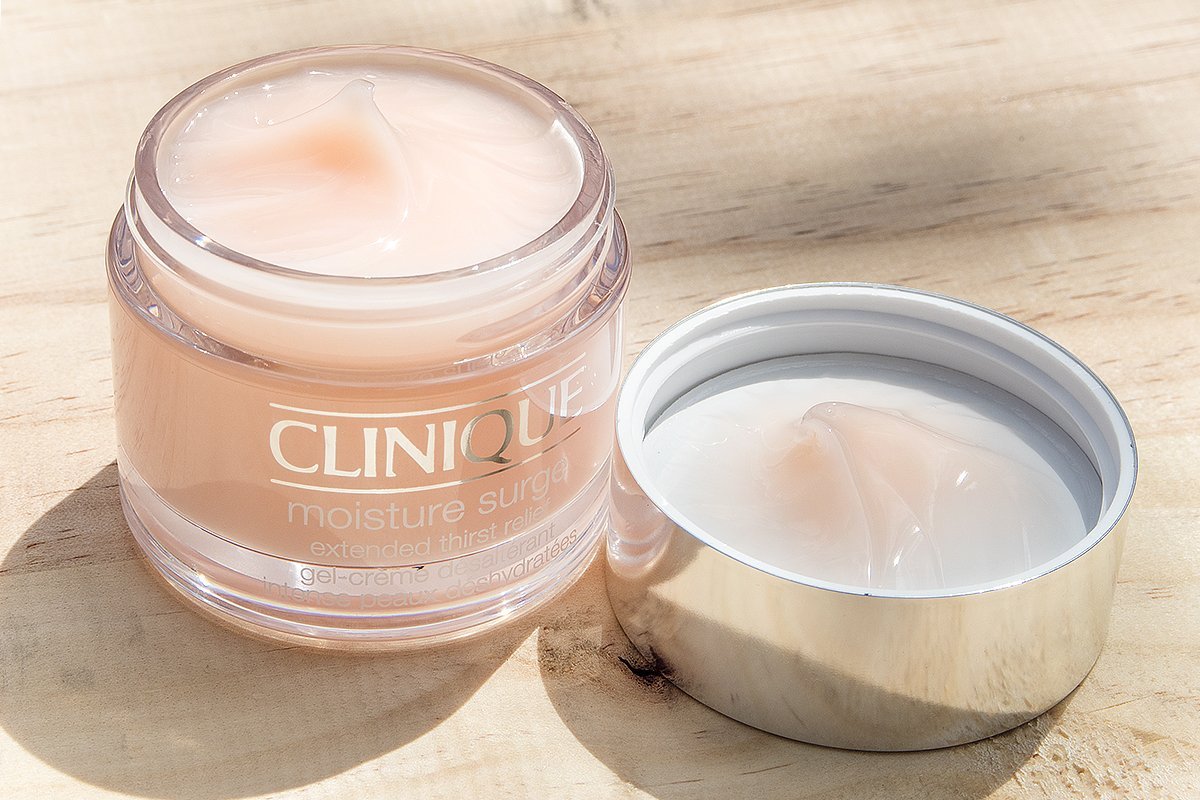 Kem dưỡng ẩm Clinique Moisture Surge