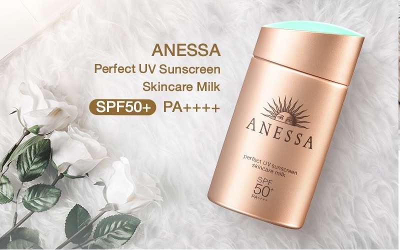 Kem chống nắng Anessa Perfect UV Sunscreen Skincare Milk SPF50+ PA++++