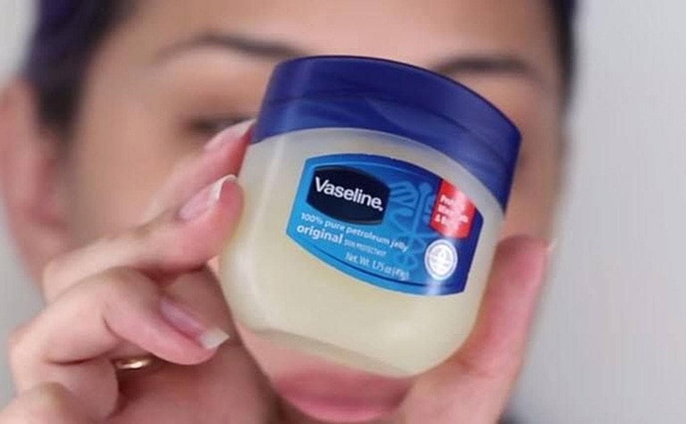 Sử dụng vaseline