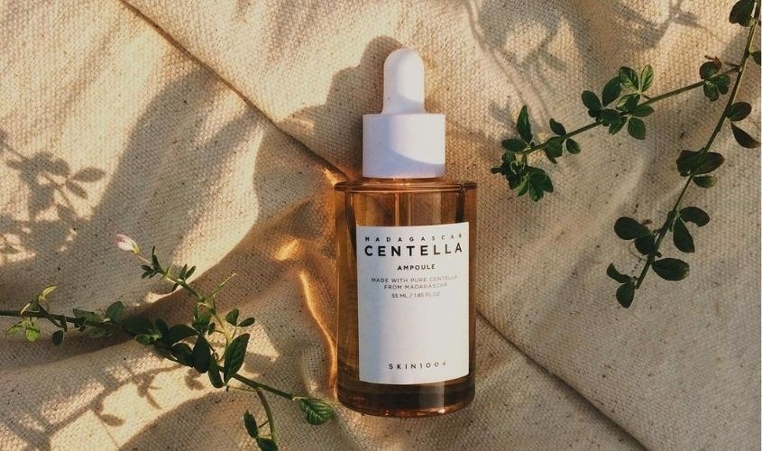 Serum centella giảm mụn phục hồi da có chiết xuất chủ yếu từ rau má