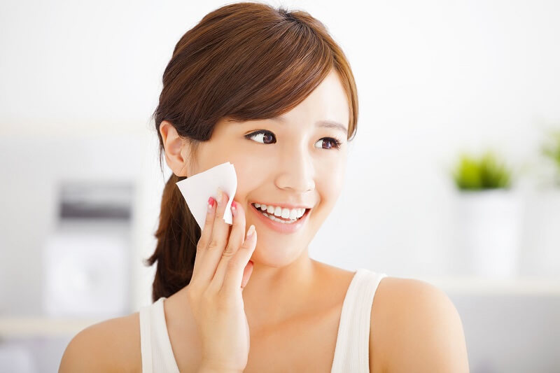 Các bước skincare ban ngày đơn giản nhưng hiệu quả - 1