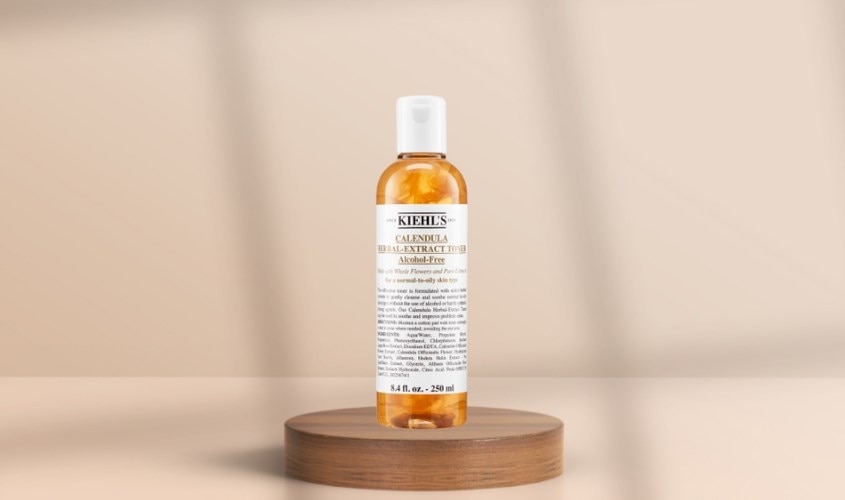 Kiehls Calendula Herbal Extract Alcohol-Free Toner được đánh giá là dòng toner hoa cúc tốt nhất hiện nay